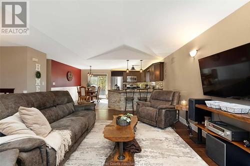 1453 Girard Drive, Lakeshore, ON - Indoor Photo Showing Living Room