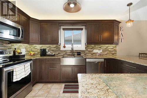 1453 Girard Drive, Lakeshore, ON - Indoor Photo Showing Kitchen With Upgraded Kitchen