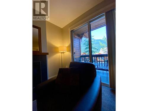 2049 Summit Drive Unit# 214C, Panorama, BC - Indoor