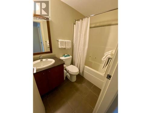 2049 Summit Drive Unit# 214C, Panorama, BC - Indoor Photo Showing Bathroom