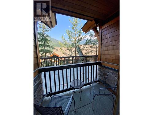 2049 Summit Drive Unit# 214C, Panorama, BC - Outdoor With Exterior