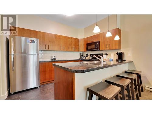 2049 Summit Drive Unit# 314A, Panorama, BC - Indoor Photo Showing Kitchen