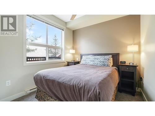 2049 Summit Drive Unit# 214, Panorama, BC - Indoor Photo Showing Bedroom