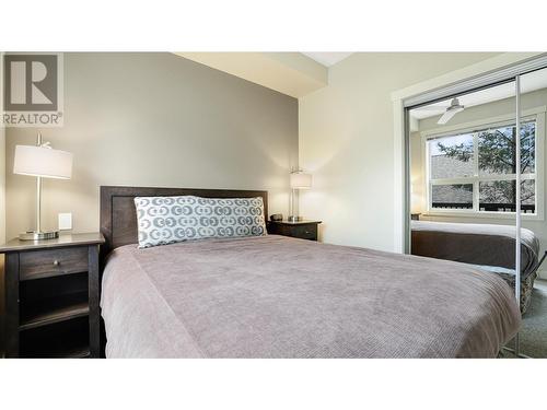 2049 Summit Drive Unit# 214, Panorama, BC - Indoor Photo Showing Bedroom