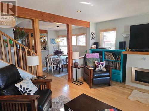 1004 Eighth  Street Unit# 3, Nelson, BC - Indoor Photo Showing Living Room With Fireplace