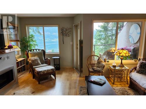 1004 Eighth  Street Unit# 3, Nelson, BC - Indoor Photo Showing Living Room