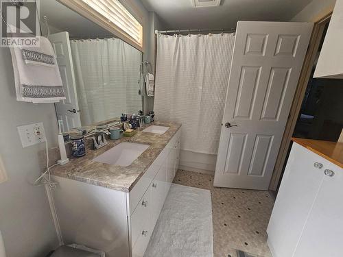 1004 Eighth  Street Unit# 3, Nelson, BC - Indoor Photo Showing Bathroom