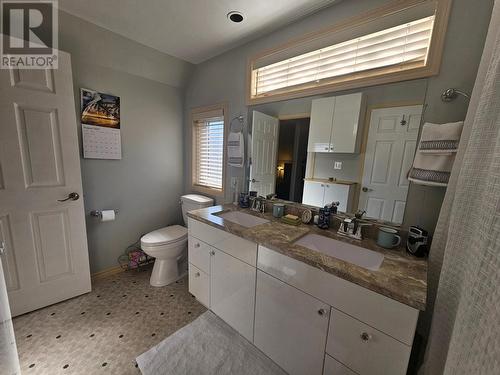 1004 Eighth  Street Unit# 3, Nelson, BC - Indoor Photo Showing Bathroom