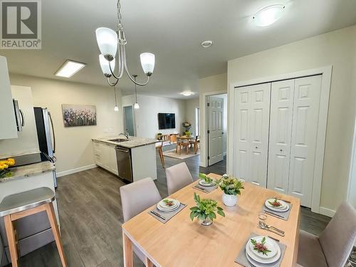 1118 10Th  Street, Invermere, BC - Indoor Photo Showing Dining Room