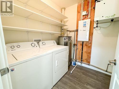 1118 10Th  Street, Invermere, BC - Indoor Photo Showing Laundry Room