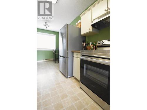 1800 2Nd  N Street Unit# 19, Cranbrook, BC - Indoor Photo Showing Kitchen