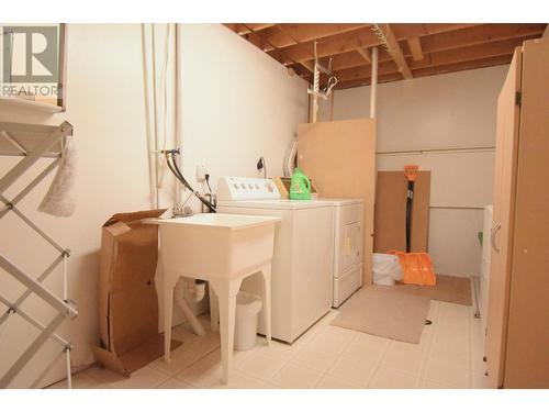 1800 2Nd  N Street Unit# 19, Cranbrook, BC - Indoor Photo Showing Laundry Room