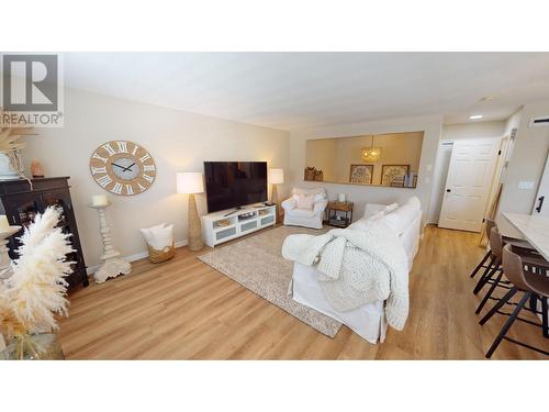 2401 12Th  N Street Unit# 17, Cranbrook, BC - Indoor Photo Showing Living Room