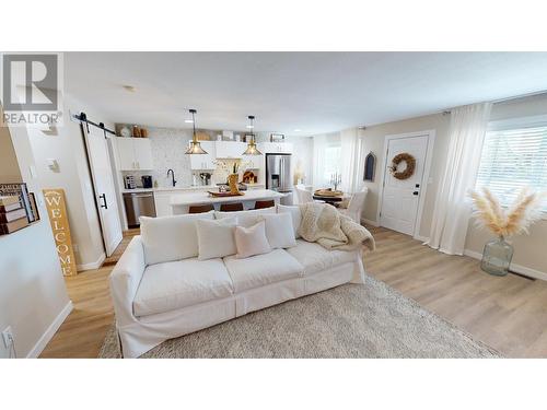 2401 12Th  N Street Unit# 17, Cranbrook, BC - Indoor Photo Showing Living Room