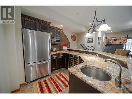 9865 Osprey Landing Drive, Wardner, BC - Indoor Photo Showing Kitchen