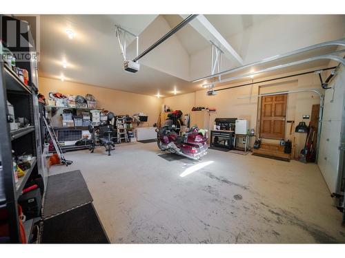 9865 Osprey Landing Drive, Wardner, BC - Indoor Photo Showing Garage