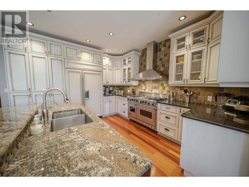 9865 Osprey Landing Drive, Wardner, BC - Indoor Photo Showing Kitchen With Double Sink With Upgraded Kitchen