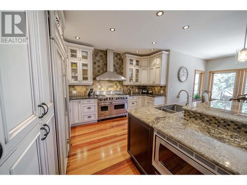 9865 Osprey Landing Drive, Wardner, BC - Indoor Photo Showing Kitchen With Double Sink With Upgraded Kitchen