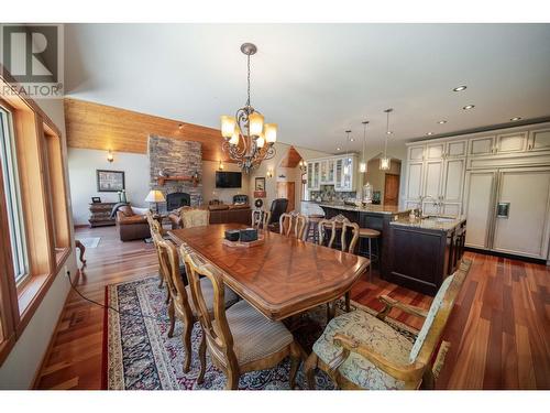 9865 Osprey Landing Drive, Wardner, BC - Indoor Photo Showing Dining Room