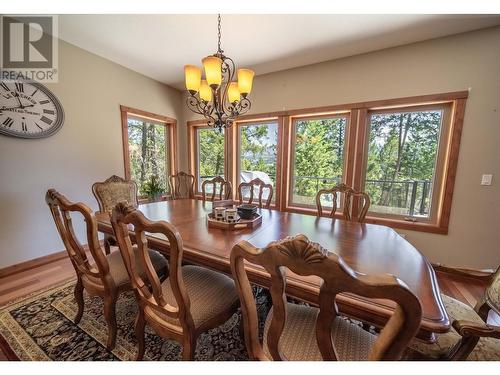 9865 Osprey Landing Drive, Wardner, BC - Indoor Photo Showing Dining Room