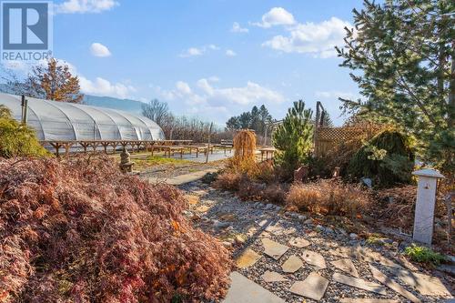 2915  3 Highway, Creston, BC 