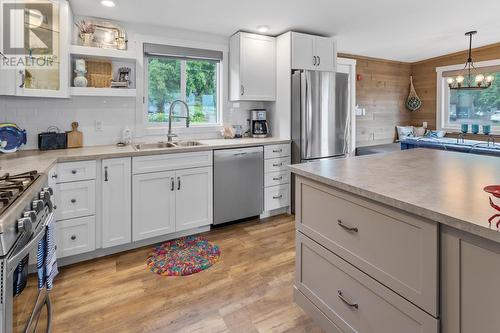 11727  3A Highway Unit# 8, Boswell, BC - Indoor Photo Showing Kitchen With Double Sink