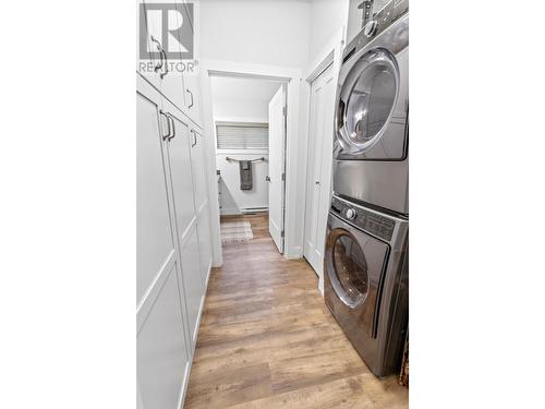 11727  3A Highway Unit# 8, Boswell, BC - Indoor Photo Showing Laundry Room