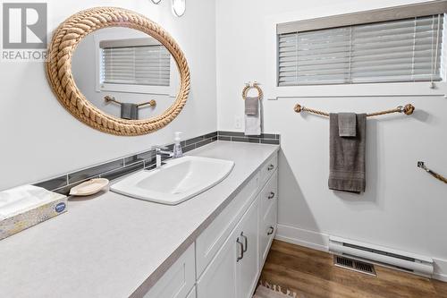 11727  3A Highway Unit# 8, Boswell, BC - Indoor Photo Showing Bathroom