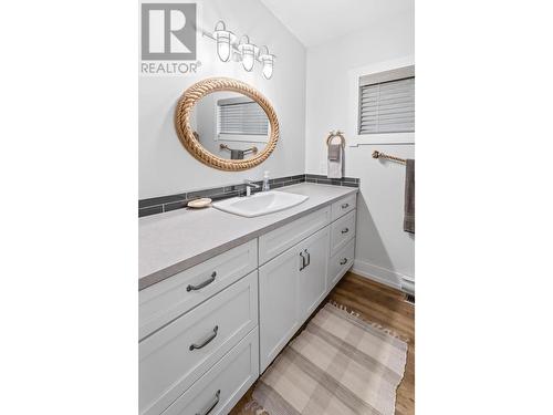 11727  3A Highway Unit# 8, Boswell, BC - Indoor Photo Showing Bathroom