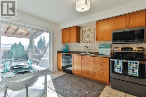 3162 Stornoway Circle, Oakville, ON - Indoor Photo Showing Kitchen