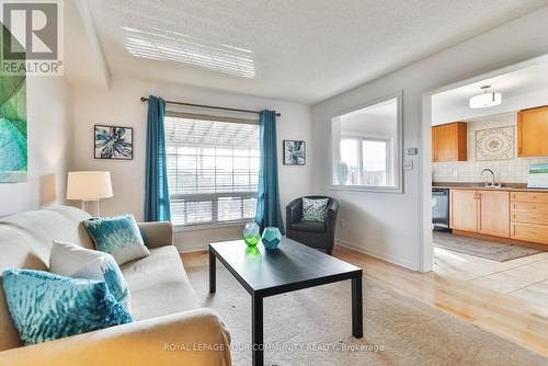 3162 Stornoway Circle, Oakville, ON - Indoor Photo Showing Living Room