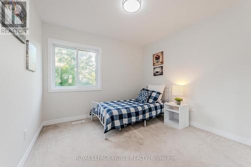 498 Doon Drive S, Kitchener, ON - Indoor Photo Showing Bedroom