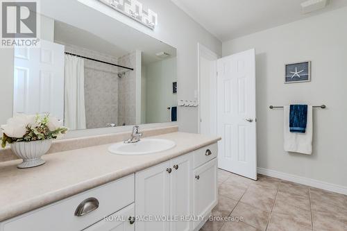 498 Doon Drive S, Kitchener, ON - Indoor Photo Showing Bathroom