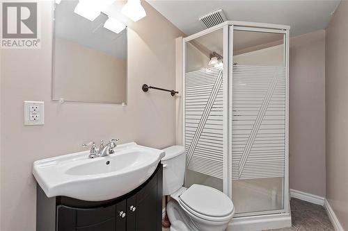 16 Railway Street, Perth, ON - Indoor Photo Showing Bathroom