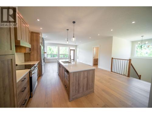 153 The Whins, Cranbrook, BC - Indoor Photo Showing Kitchen With Double Sink With Upgraded Kitchen