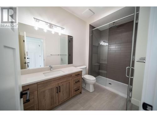 153 The Whins, Cranbrook, BC - Indoor Photo Showing Bathroom