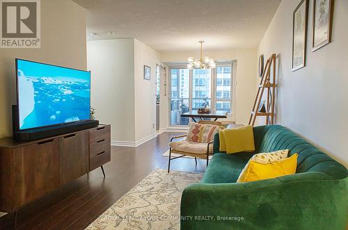 712 - 8 Rean Drive, Toronto, ON - Indoor Photo Showing Living Room