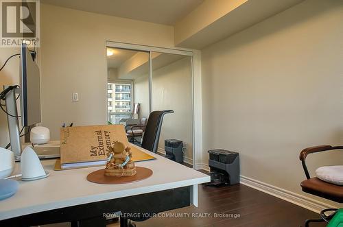 712 - 8 Rean Drive, Toronto, ON - Indoor