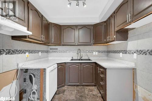 25 Tracey Park Drive Unit# 77, Belleville, ON - Indoor Photo Showing Kitchen With Double Sink