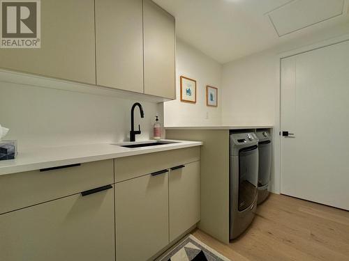 266 Baker  Street Unit# 12, Nelson, BC - Indoor Photo Showing Laundry Room