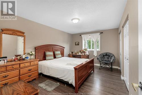 1329 Foster Avenue, Windsor, ON - Indoor Photo Showing Bedroom