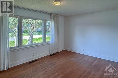 1745 Ortona Avenue, Ottawa, ON - Indoor Photo Showing Other Room