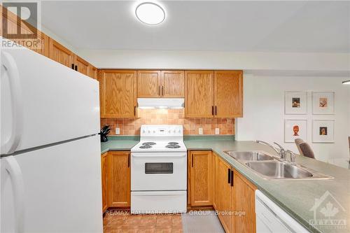 14 Strathaven Private, Ottawa, ON - Indoor Photo Showing Kitchen With Double Sink