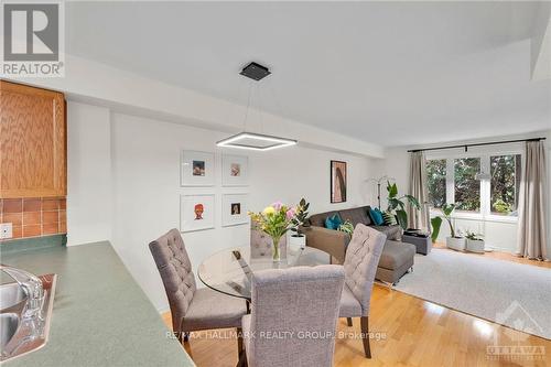 14 Strathaven Private, Ottawa, ON - Indoor Photo Showing Dining Room