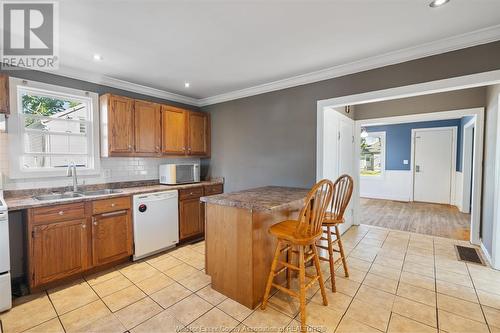 5 Centre Street West, Tilbury, ON - Indoor Photo Showing Kitchen With Double Sink