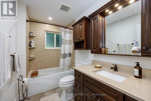 94 Morton Line, Cavan Monaghan, ON - Indoor Photo Showing Bathroom