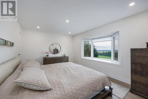 94 Morton Line, Cavan Monaghan, ON - Indoor Photo Showing Bedroom