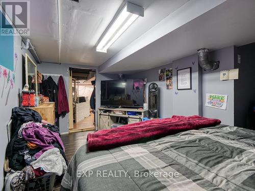 53 Cameron Street, London, ON - Indoor Photo Showing Bedroom