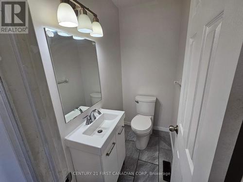 781 Homeview Road, London, ON - Indoor Photo Showing Bathroom