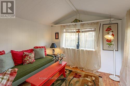 99 Boullee Street, London, ON - Indoor Photo Showing Living Room